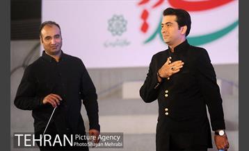 اجرای خیابانی محمد معتمدی و ارکستر سازهای ملی ایران در بوستان آب و آتش 1