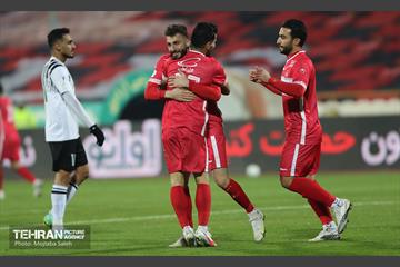 دیدار تیم های فوتبال پرسپولیس تهران و نفت مسجد سلیمان 18