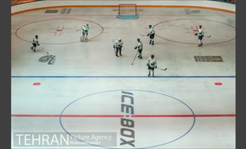 مسابقات هاکی رو یخ 4