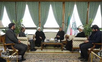 دیدار آیت‌الله اراکی با شهردار تهران