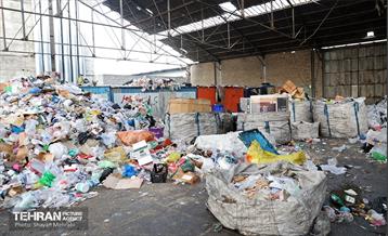 تخلیه و پلمب مرکز غیرمجاز پسماند در منطقه 17 33