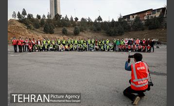 پروازدسته جمعی  پهپادها در برج میلاد تهران 30