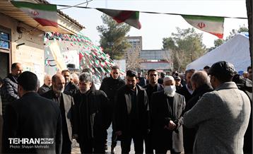 مراسم تشییع مرحوم محمدهادی چمران برادر مهدی چمران 44
