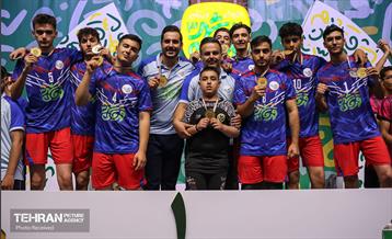 پایان رقابت‌های والیبال قهرمان شهر 15