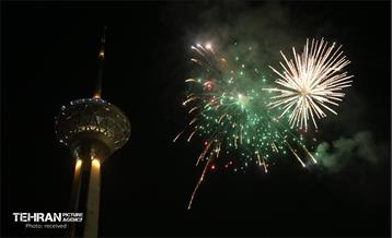 نورافشانی برج میلاد در شب پیروزی انقلاب اسلامی 6