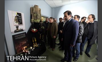 افتتاحیه نمایشگاه عکس، پوستر و هویت بصری سی و پنجمین جشنواره تئاتر فجر‎ 8