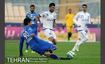 دیدار تیم‌ های فوتبال استقلال تهران و استقلال خوزستان