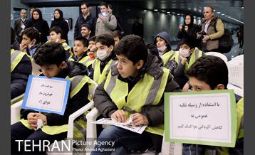 اجرای برنامه تاتر ترافیکی برای کودکان و دانش آموزان در مترو  راه آهن 19