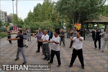ورزش و نشاط صبحگاهی در بوستان های تهران‎ 12