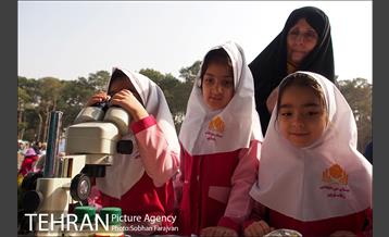 کاشت نهال در بوستان ولایت  3