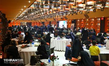 دیدار شهردار تهران با مادران شهدای منطقه 12