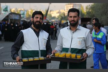 بدرقه خادمان و زائران اربعین 8
