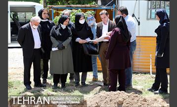 بازدید دکتر فخاری نایب رئیس کمیسیون اجتماعی شورای اسلامی شهر تهران از پروژه های منطقه ۸ 11