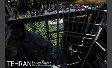 رفع خطر طبقه سوم پاساژ 102 در خیابان امام خمینی(ره)  19