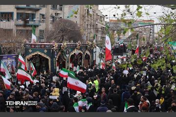 تشییع پیکر ۱۰۰ شهید مردمی و مدافع امنیت در تهران - 1 22
