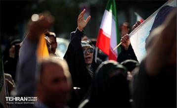 اجتماع مردمی در اعتراض به حمله آمریکا به تاسیسات هسته‌ای ایران 19