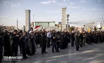 آیین بدرقه جاماندگان اربعین در میدان امام حسین(ع) 13