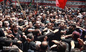 عزاداری ظهر عاشورا در میدان شهید طهرانی مقدم