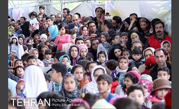 اجرای برنامه عموپورنگ در بوستان زندگی محله هرندی 27