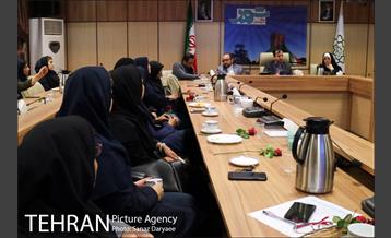 تجلیل از بانوان مرکز ارتباطات شهرداری تهران 17