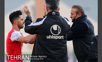 دیدار تیم های فوتبال پرسپولیس و ذوب آهن 11