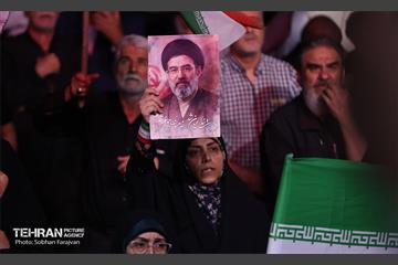 اجتماع مردمی دفاع از انقلاب در میدان کمال الملک تهرانسر 16