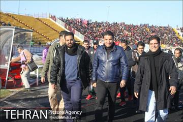 دیدار پدیده و پرسپولیس در لیگ برتر فوتبال 2