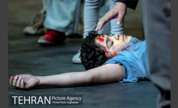 نمایش «هجده سالگی» 25