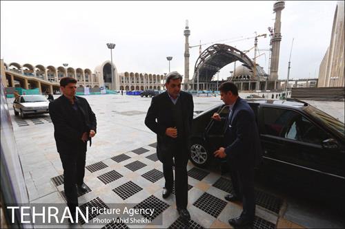 بازدید شهردار از نمایشگاه بزرگ دستاوردهای دفاعی جمهوری اسلامی و نمایشگاه سازندگی ،محرومیت زدایی و خدمات رسانی 1