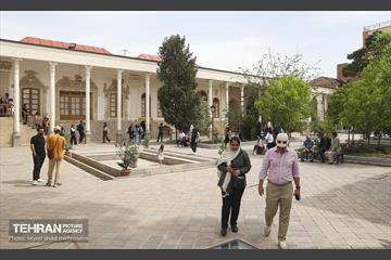 بازدید معماران از مجموعه تاریخی اتحادیه و پروژه بازآفرینی ساختمان بلدیه 21