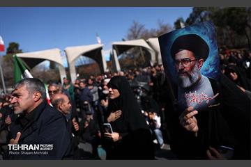 اجتماع مردم تهران در پی شهادت رهبر انقلاب - 1 19