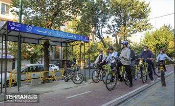 پویش سه شنبه های بدون خودرو در منطقه 8