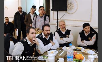 نشست صمیمانه شهردار تهران با خانواده های شهدای آتش نشان و آسیب دیدگان حادثه ساختمان پلاسکو 5