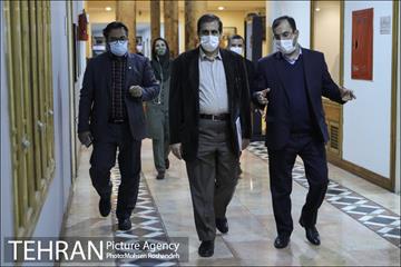 بازدید مدیران شهری و اعضای شورای شهر تهران از نمایشگاه تهران از منظر هنرمندان-2 9