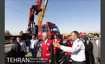 بازدید شهردار از امکانات و تجهیزات جدید سازمان آتش نشانی 1