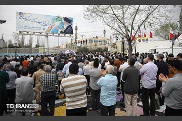 نماز عید سعید فطر در مصلای تهران 39