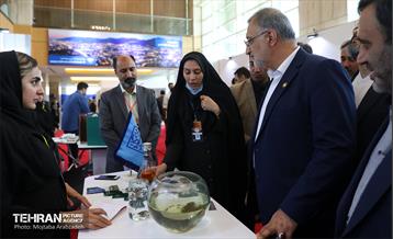بازدید شهردار تهران از نمایشگاه بین المللی فرصت های سرمایه گذاری پایتخت