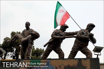 ادای احترام تهرانی ها به شهدای آتش نشان پلاسکو 14