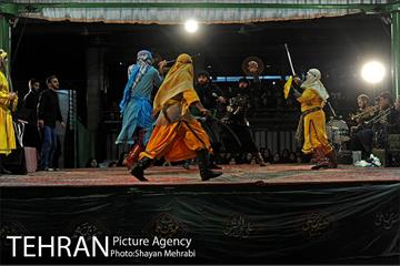 تعزیه خوانی در تکیه دو شهید دولت آباد 44
