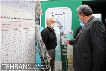 بازدید شهردار تهران از نمایشگاه دفاع مقدس 5