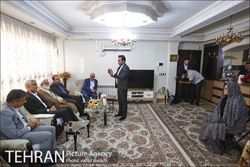 دیدار شهردار از خانواده شهید طباطبایی نیا 6