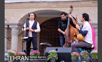 کنسرت گروه رستاک در میدان مشق 16