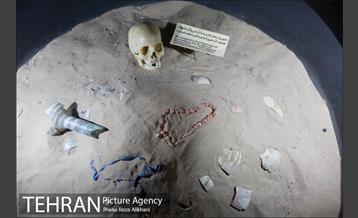 گشت و گذاری در موزه‌های ملی، آبگینه و نقاشی 16