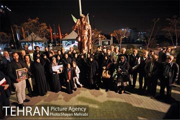 تجلیل از خانواده شهدای آتش‌نشان حادثه پلاسکو با حضور شهردار تهران 56