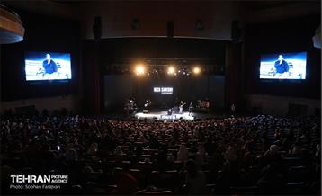 کنسرت رضا صادقی برای کودکان کار 13