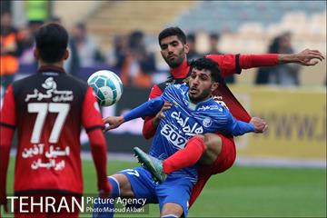دیدار تیم های فوتبال استقلال و پرسپولیس