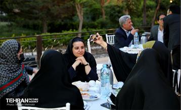 نشست صمیمانه اصحاب رسانه با معاونت خدمات شهری و محیط زیست 42