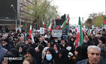 تشییع پیکر ۱۰۰ شهید مردمی و مدافع امنیت در تهران - 1 53