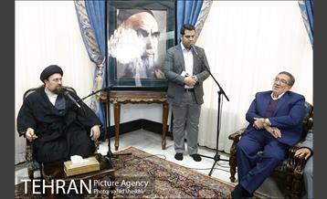 تجدید میثاق کارکنان گزینش با آرمان های امام و دیدار با یادگار ایشان 17