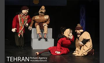 ⁣نمایش حکایت حکایت طبیب اجباری مولیر‎ 22